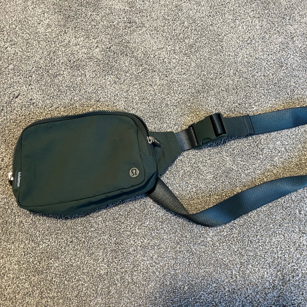 Lulu Lemon Belt bag
